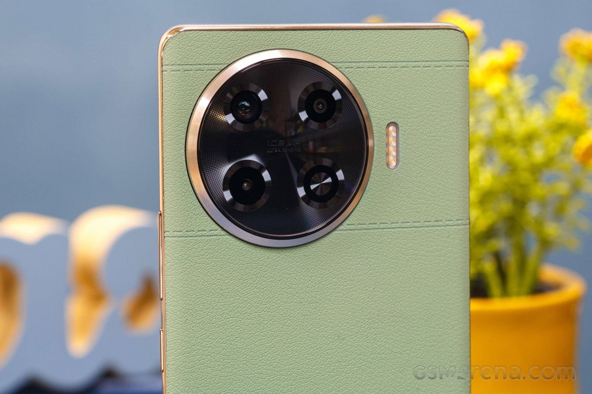 Spark 20 Pro+ có hệ thống camera kép chất lượng ở mặt sau