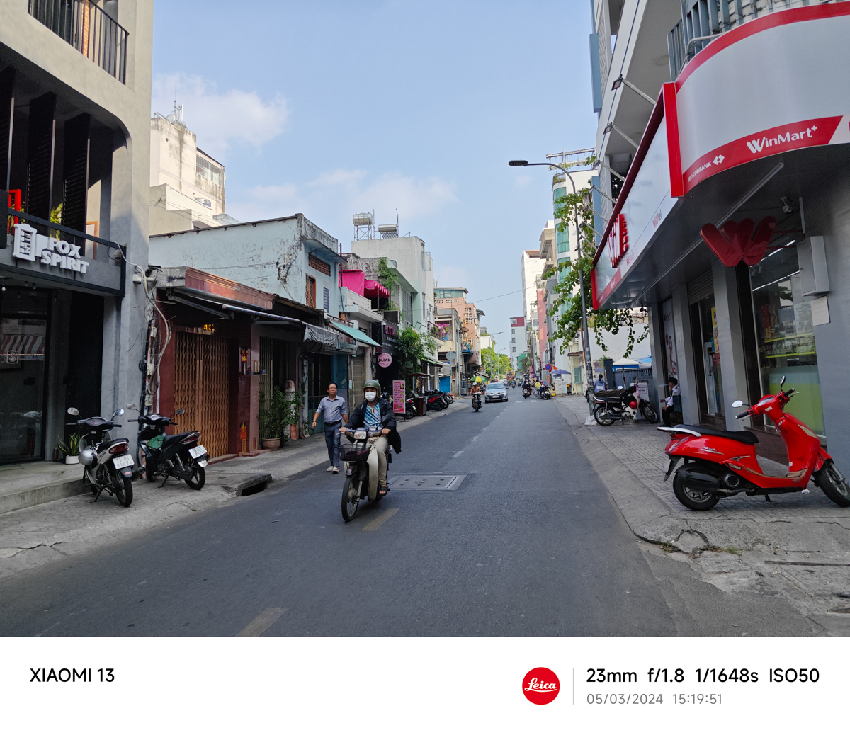 Trong môi trường đủ sáng ảnh từ Xiaomi 13 có chất lượng tốt với màu sắc sống động và độ tương phản cao.