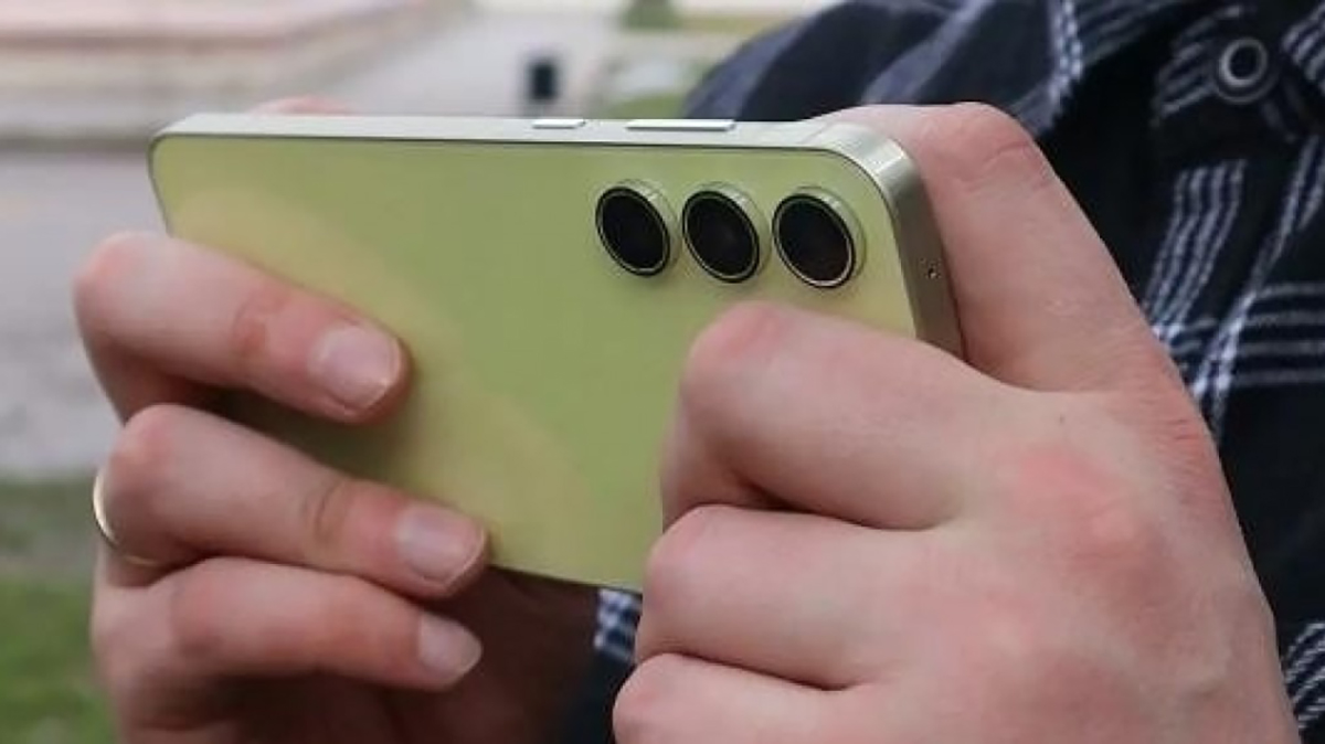 Galaxy A55 5G có 3 camera sau