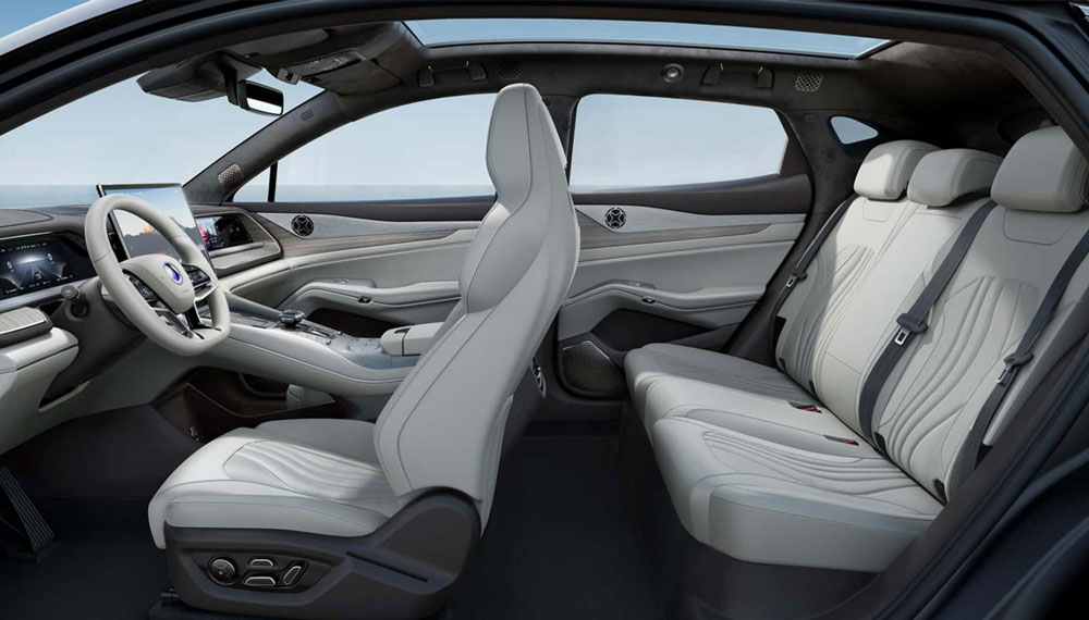 Denza N7 mang đến trải nghiệm lái xe an toàn và thú vị, thể hiện sự hợp tác với Mercedes-Benz, đối tác cổ phần của Denza