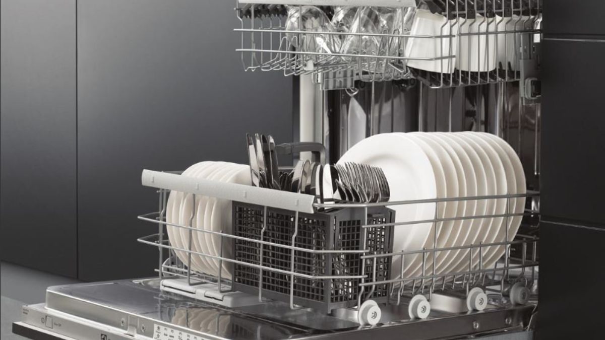 Hướng dẫn cách sử dụng máy rửa bát Electrolux cho người mới
