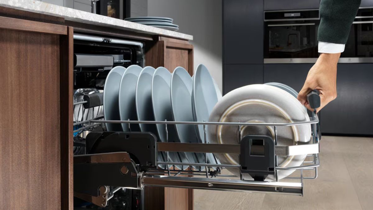 Hướng dẫn cách sử dụng máy rửa bát Electrolux cho người mới - Bước 2