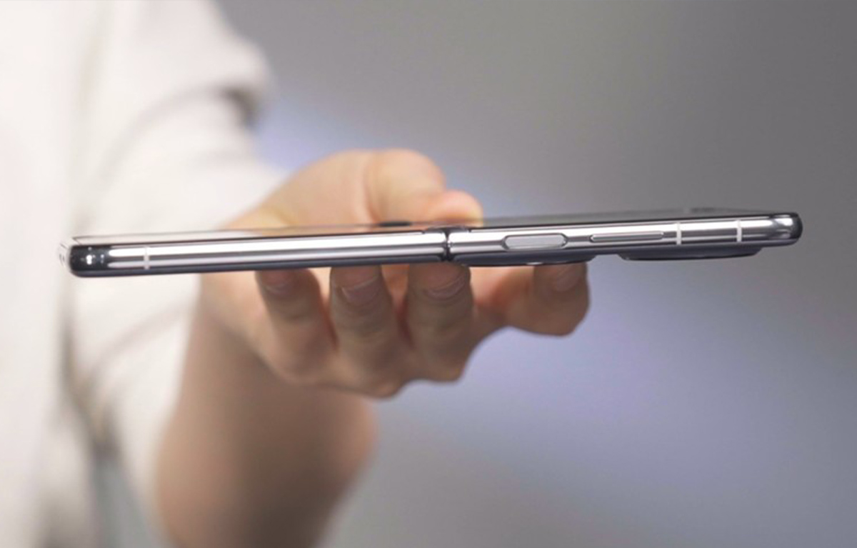 Huawei cũng đem đến một bước tiến vượt trội ở mặt trước của thiết kế với màn hình gập mỏng, tối ưu hóa việc xuất hiện nếp nhăn
