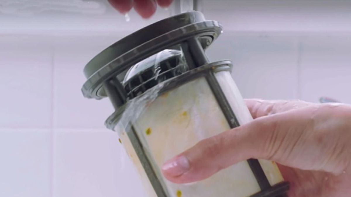 Cách vệ sinh máy rửa bát 1
