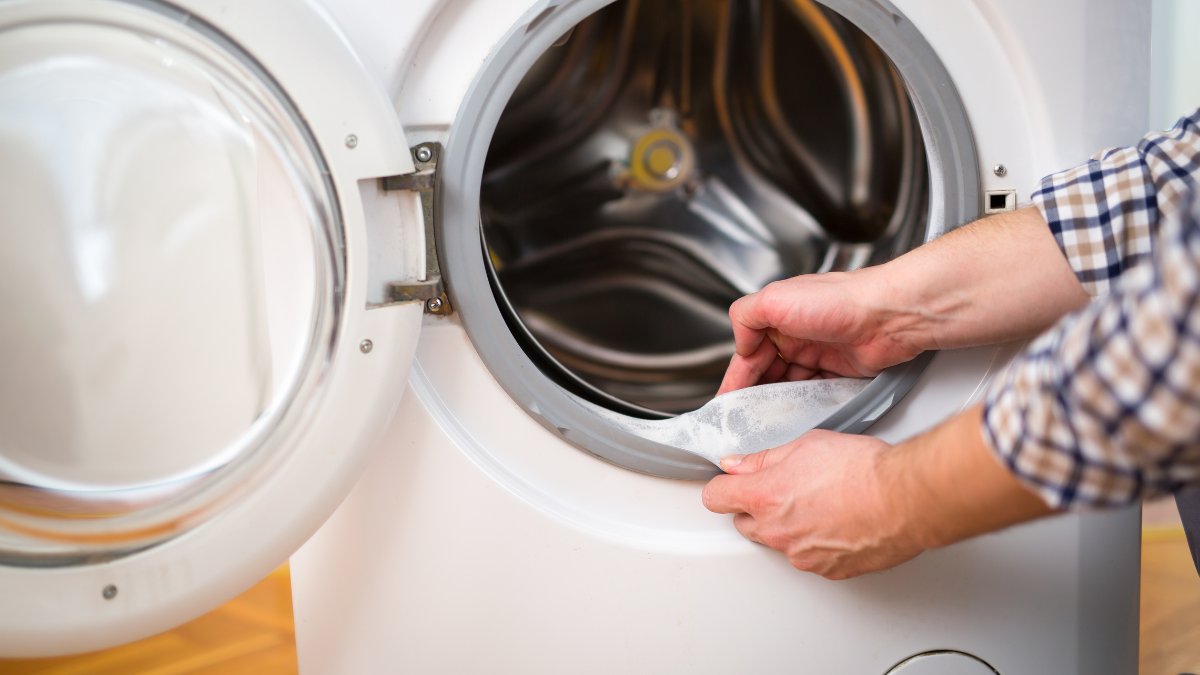 Cách khắc phục lỗi máy giặt xả nước không ngừng do van cao su lỏng