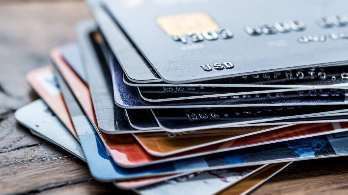 Mở thẻ tín dụng online là gì?