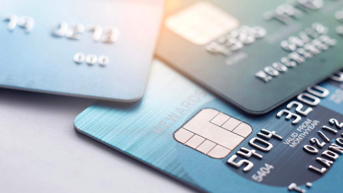 Một số ngân hàng cho mở thẻ tín dụng online