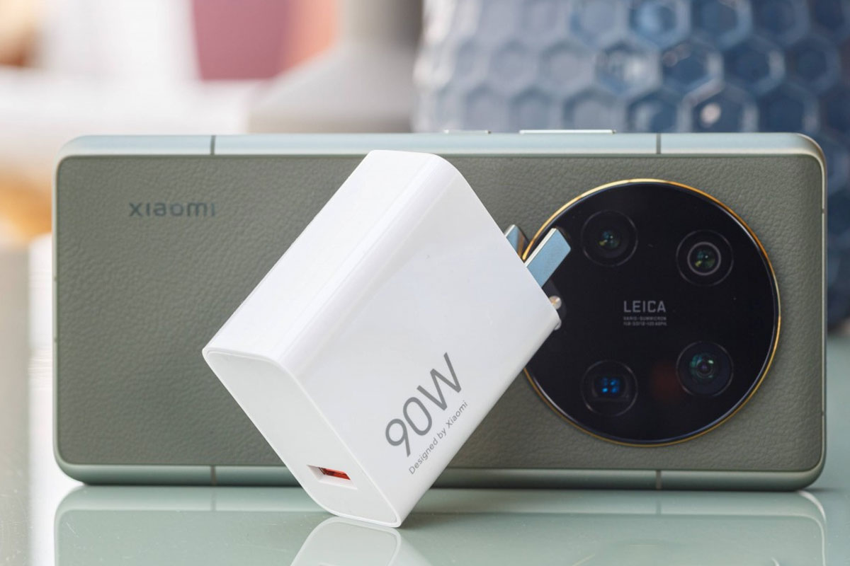 Xiaomi 14 Ultra và Xiaomi 13 Ultra được trang bị viên pin 5000mAh, sạc nhanh 90W