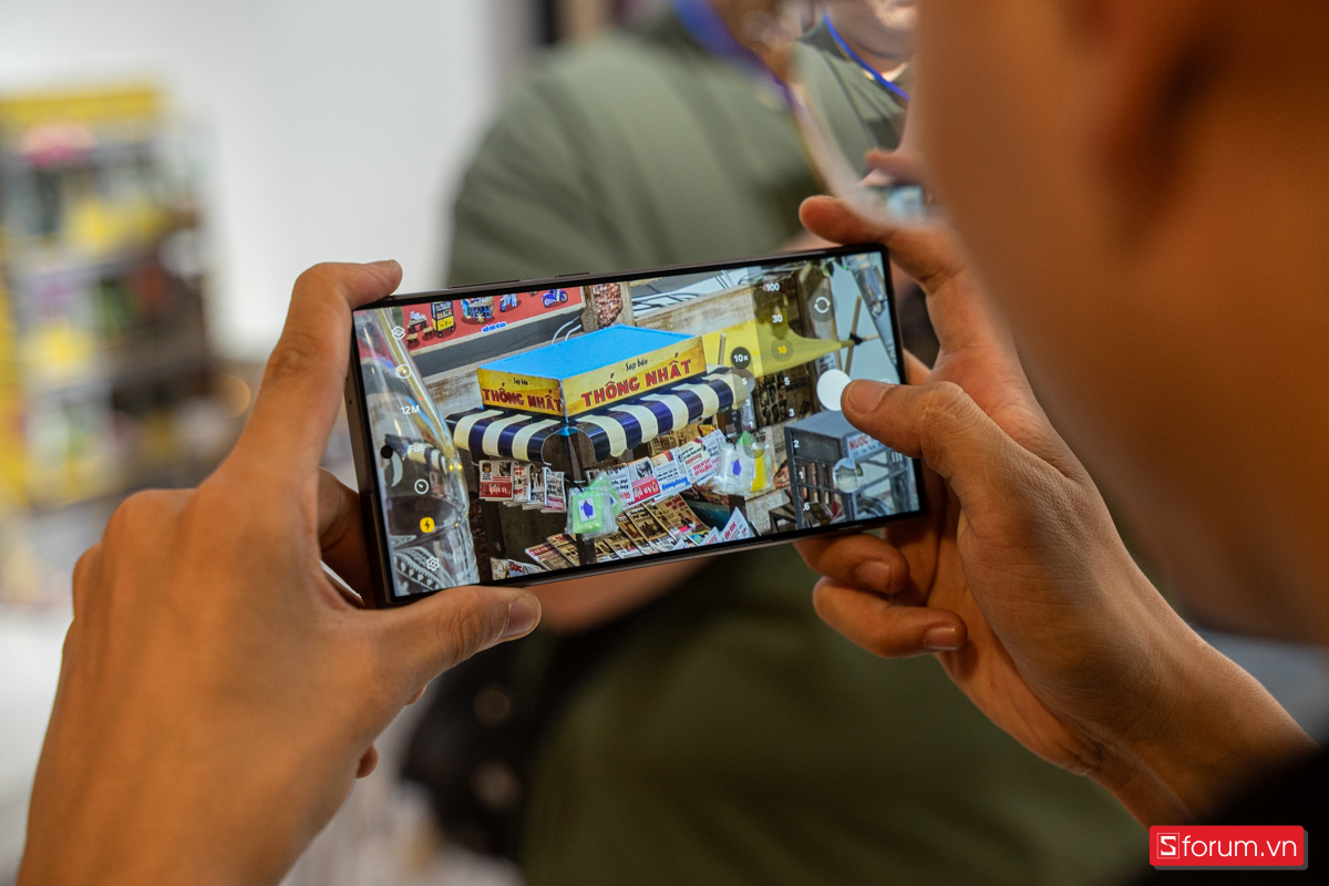 Galaxy S24 Ultra hiện tại là mẫu điện thoại có khả năng zoom quang học tốt nhất thị trường
