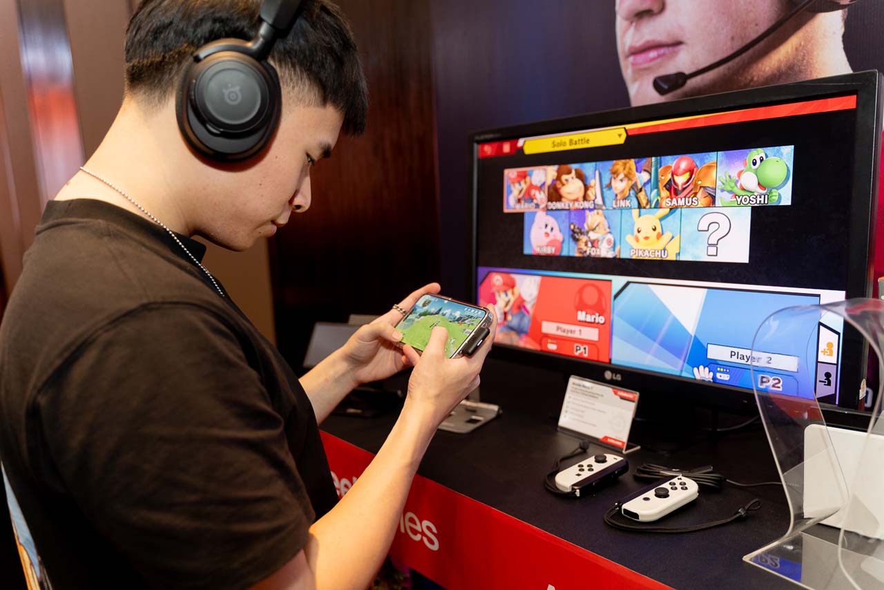 Streamer Dev Nguyễn trải nghiệm sản phẩm của SteelSeries