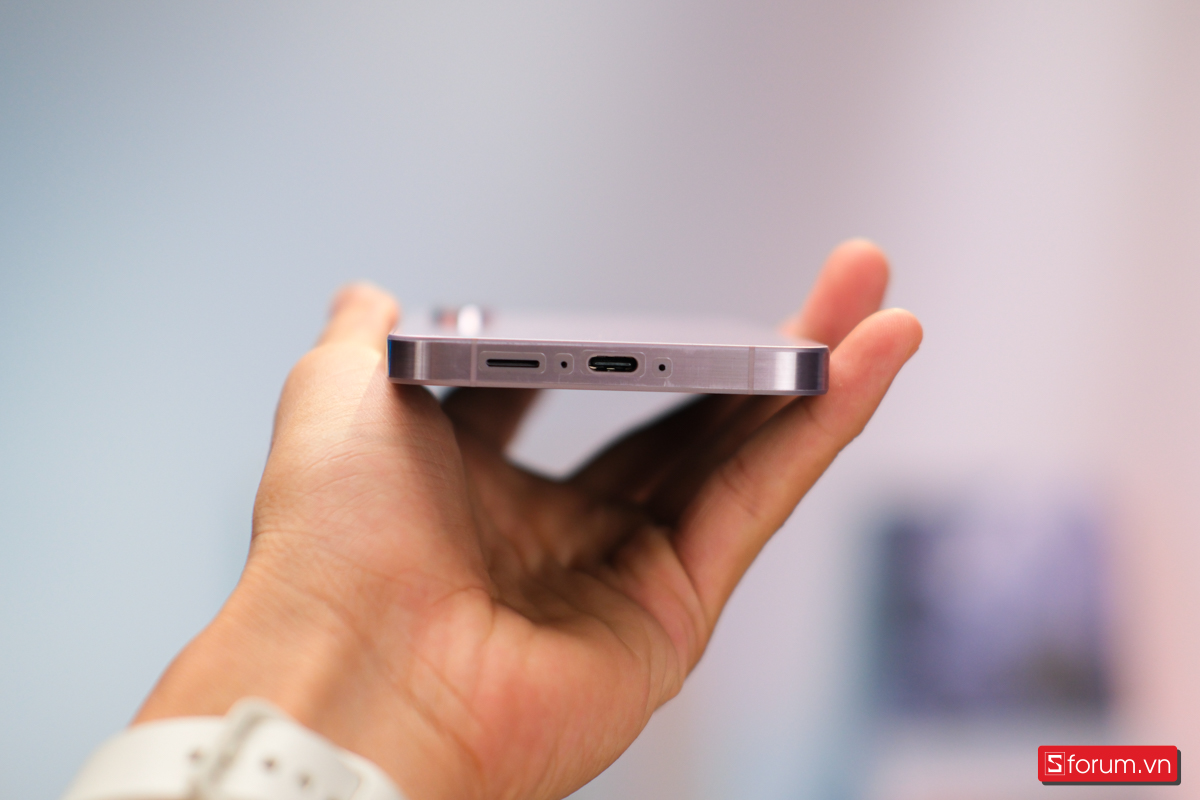 Cả hai đều được trang bị viên pin dung lượng 5000 mAh