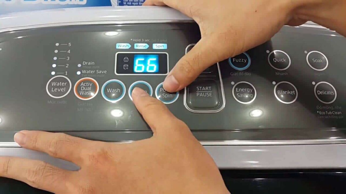 Cách sử dụng viên vệ sinh máy giặt bước 4