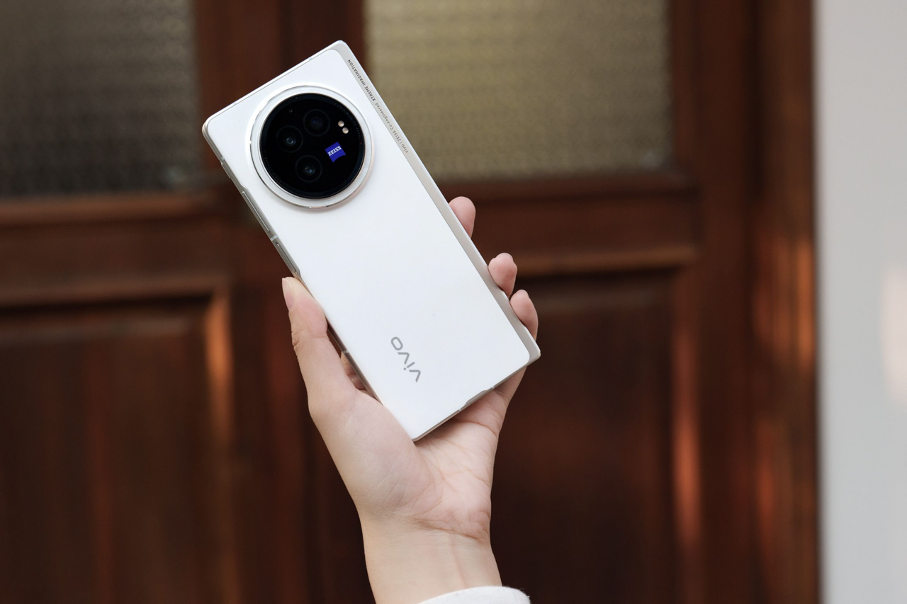 Thiết kế siêu mỏng của vivo X Fold3