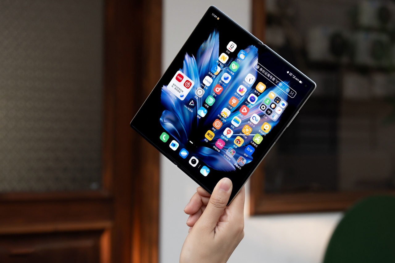 Màn hình trong của vivo X Fold 3