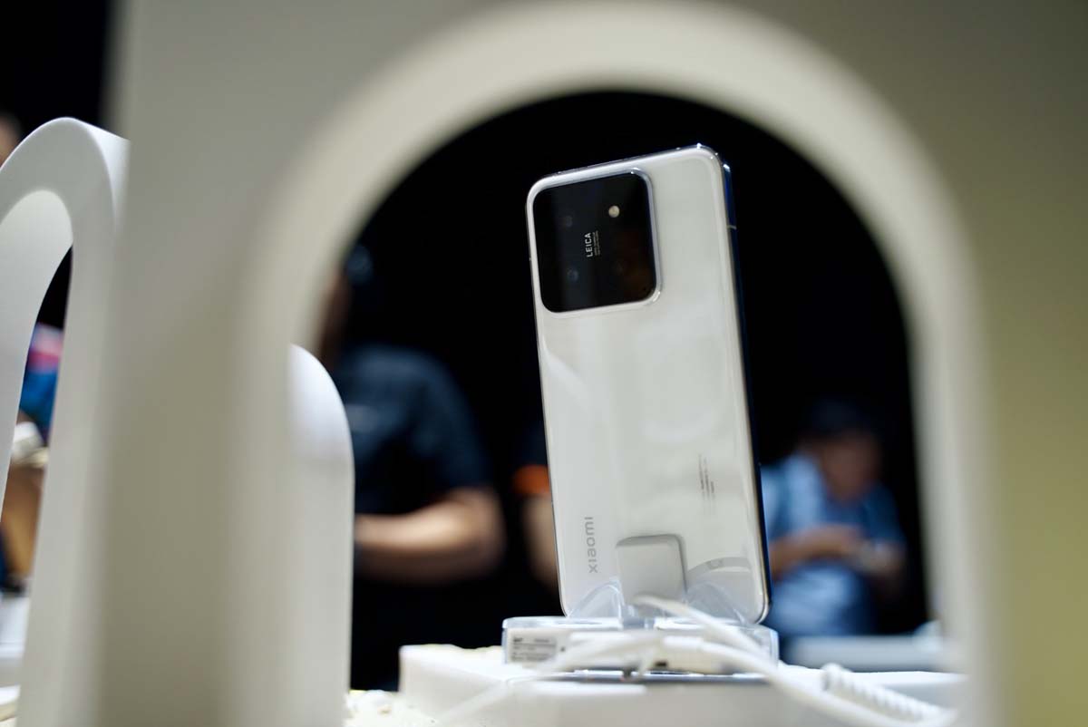 Xiaomi 14 phiên bản màu trắng