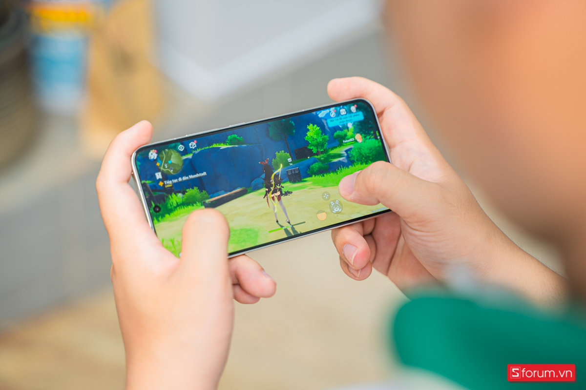 Xiaomi 13 trang bị tấm nền AMOLED 120Hz đem đến khả năng hiển thị sắc nét và rực rỡ