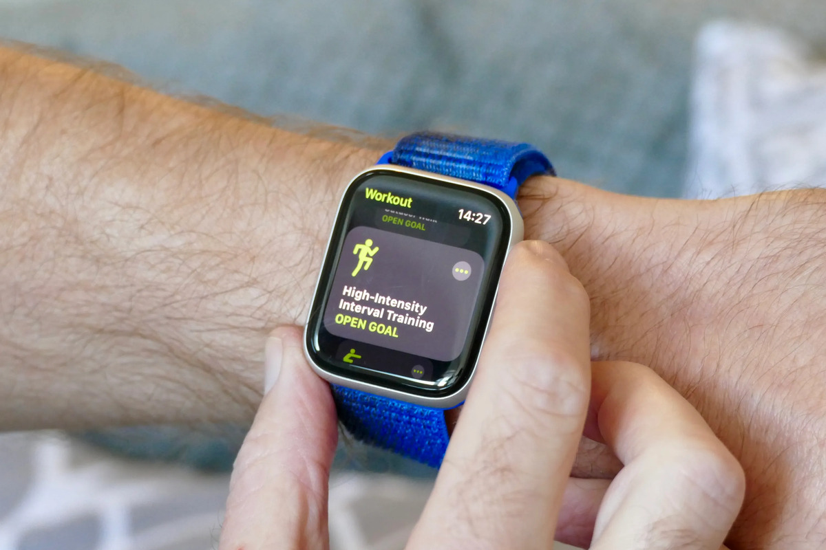 Apple Watch SE 2023 40mm còn hỗ trợ đa dạng các bài tập thể thao