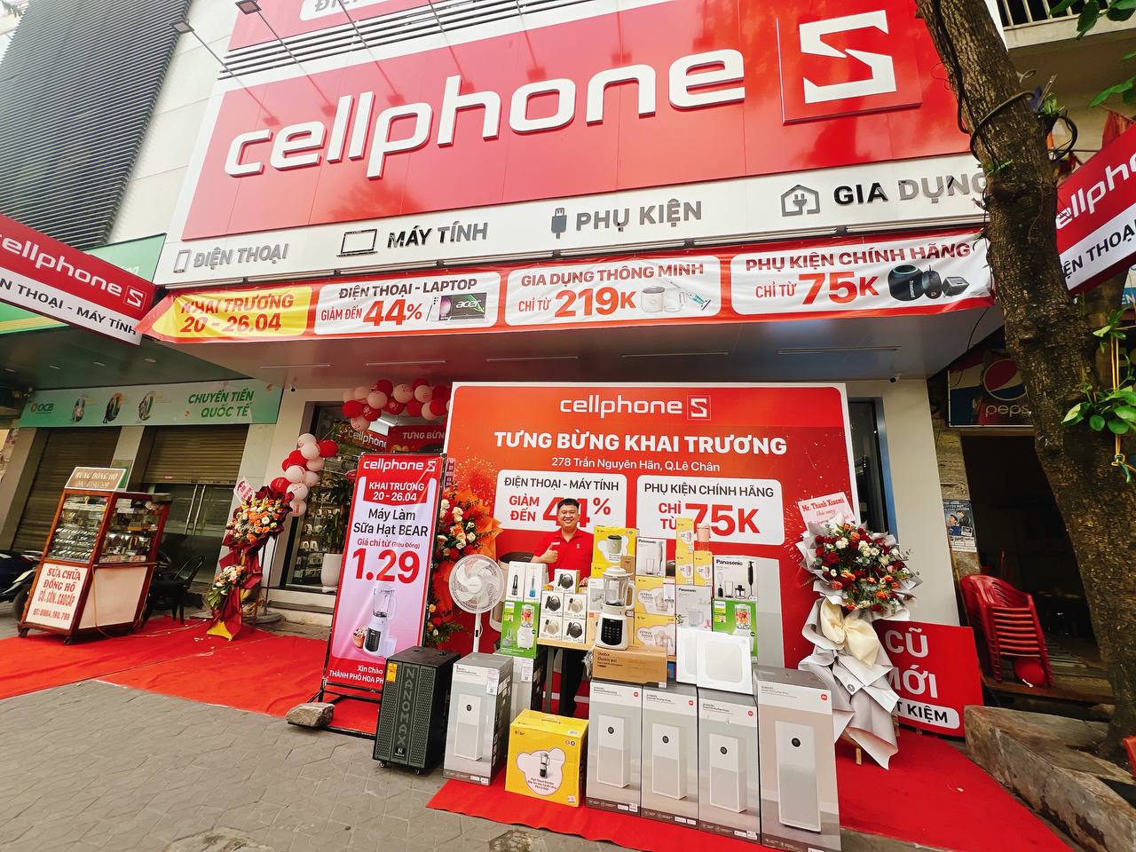 Nhiều sản phẩm đang được CellphoneS giảm giá hấp dẫn nhân dịp khai trương cửa hàng mới