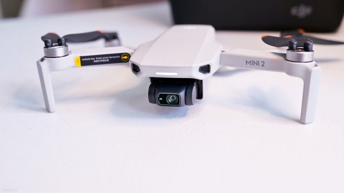 Flycam mini giá rẻ 100k có ưu điểm gì?