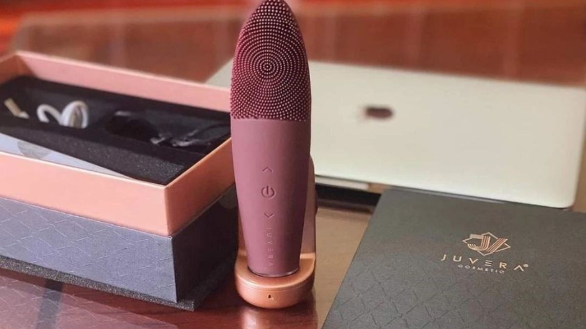 Review máy rửa mặt Juvera