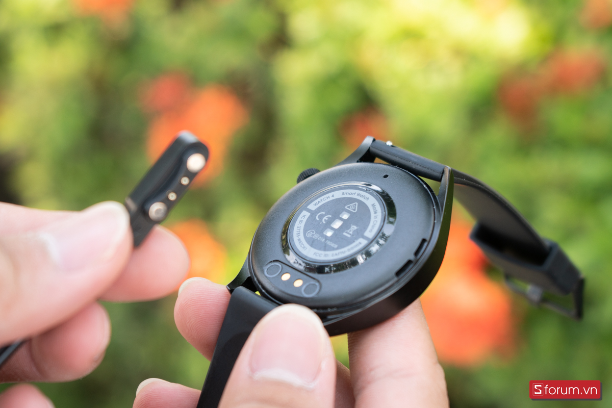 Sạc nam châm của SoundPEATS Watch 4