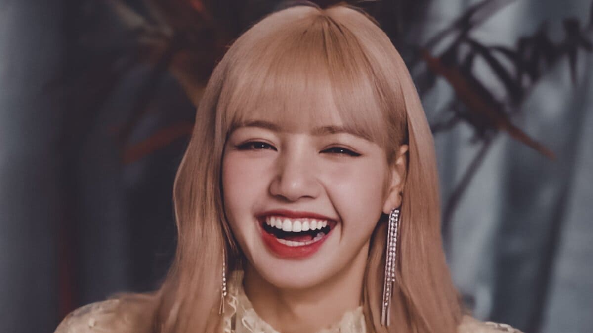 Ảnh Lisa cười xinh