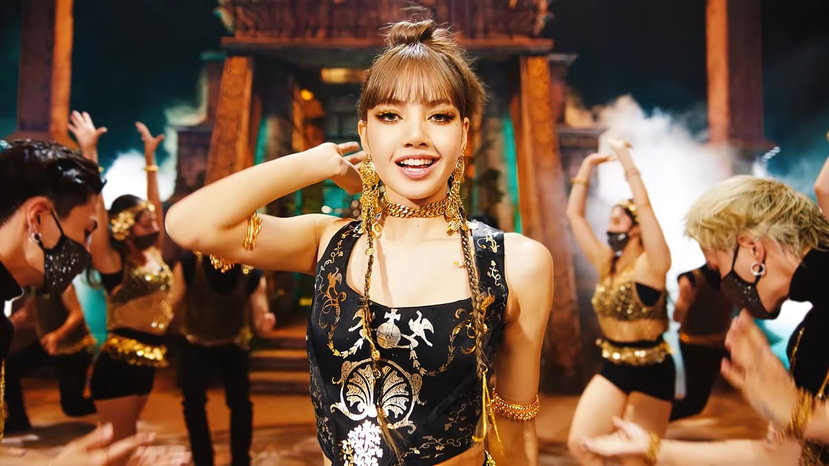 Ảnh Lisa cười rạng rỡ