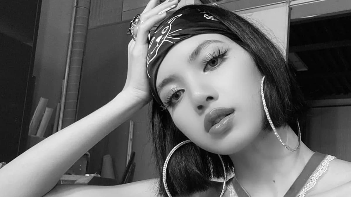 Ảnh Lisa ngầu cá tính