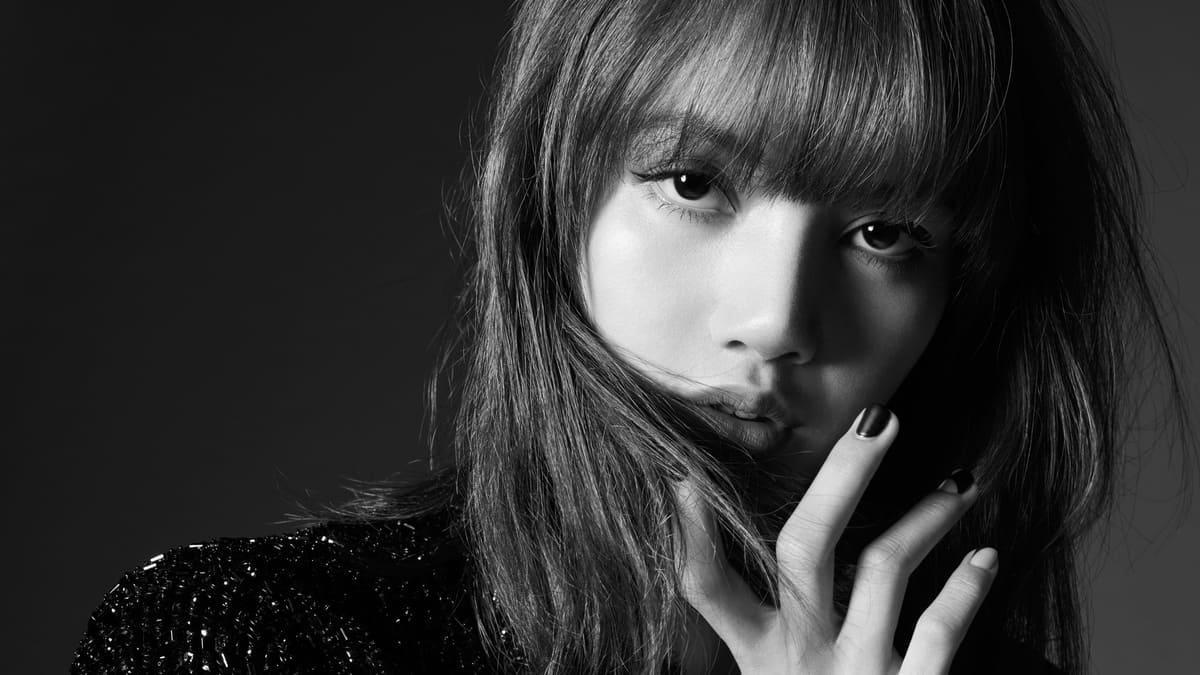 Ảnh Lisa ngầu cá tính