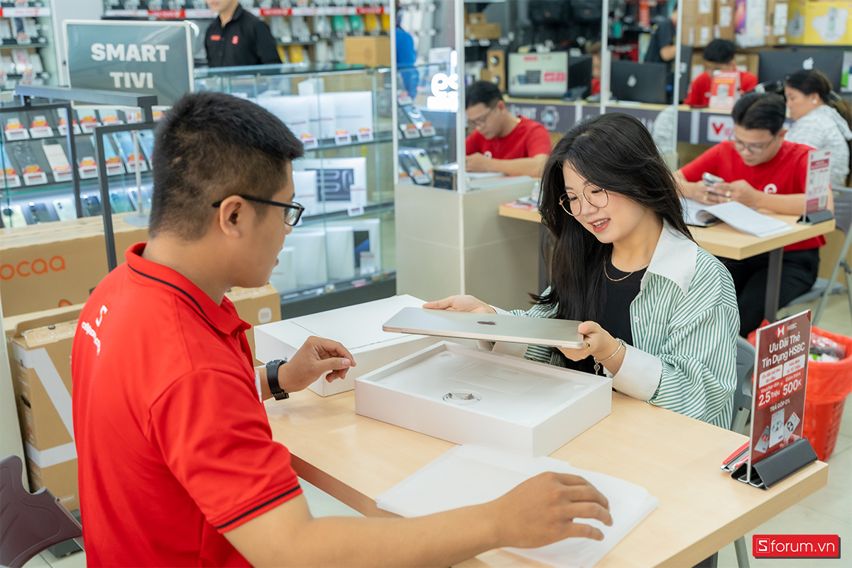 Hệ thống CellphoneS mở bán Macbook Air chạy chip M3 cùng 2 phiên bản kích thước màn hình 13 - 15 inch