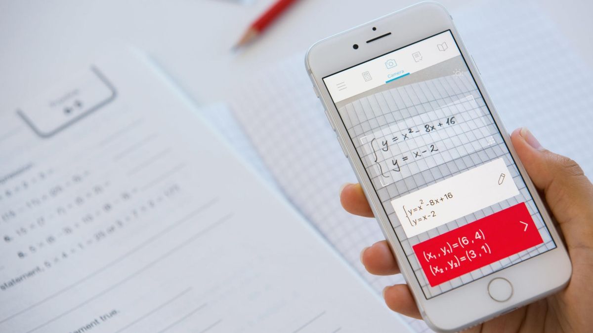 Tính năng nổi bật của ứng dụng Cymath là giải bài tập chi tiết, rõ ràng