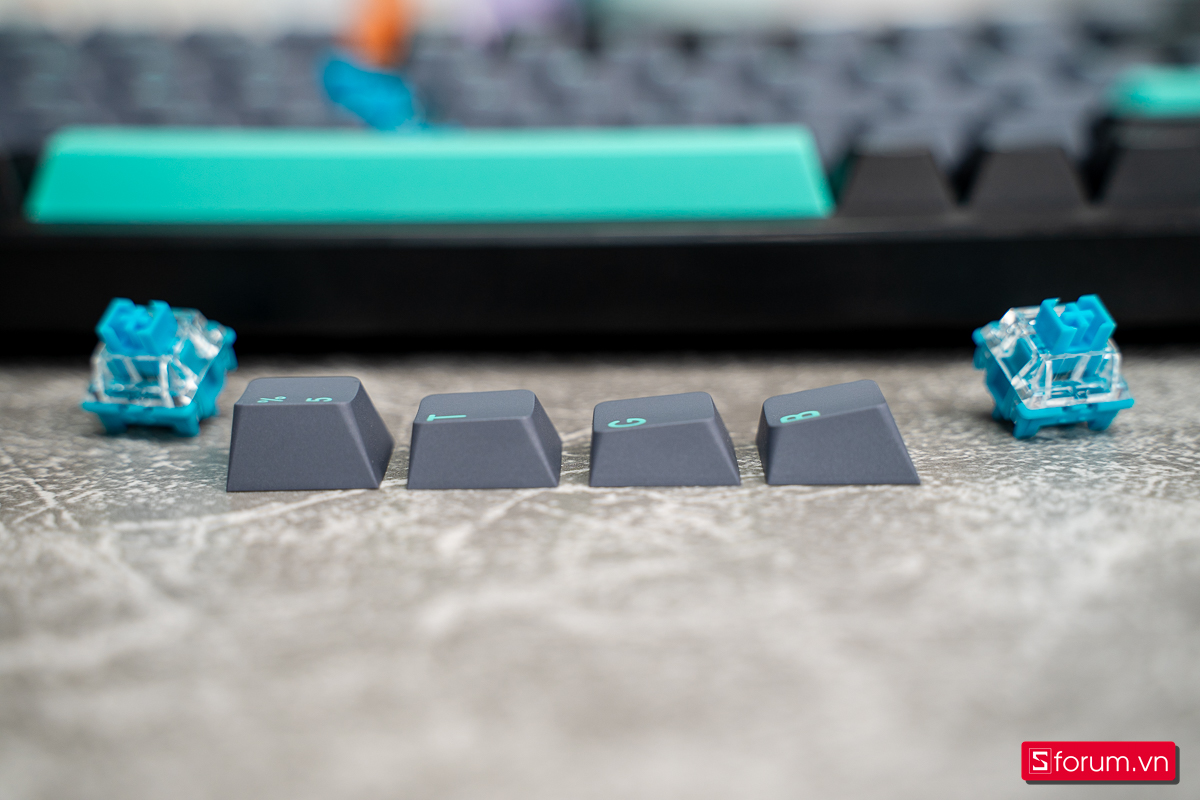 Keycap của Monka là PBT Doubleshot profile Cherry