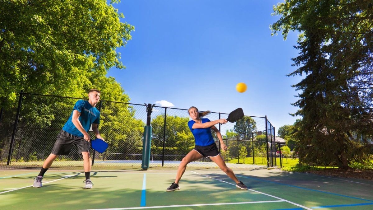 Pickleball là gì? Luật chơi môn thể thao Pickleball chi tiết