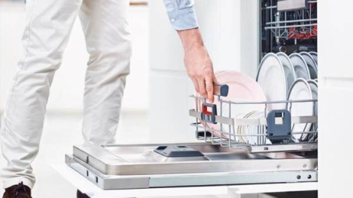Có nên mua máy rửa bát Electrolux không?