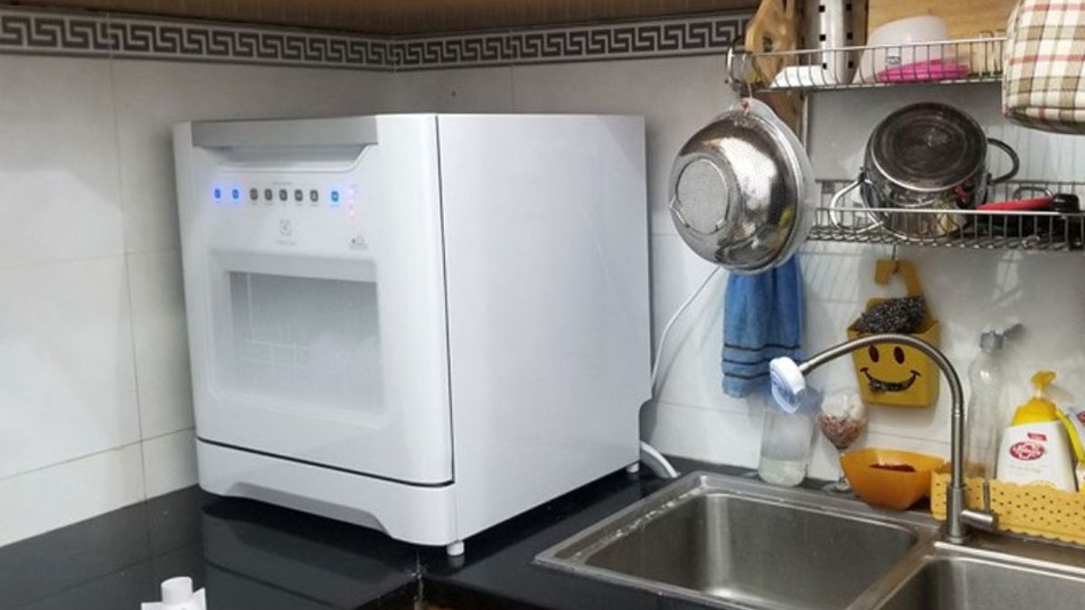 Review máy rửa bát Electrolux 8 bộ, phù hợp với gia đình mấy người?