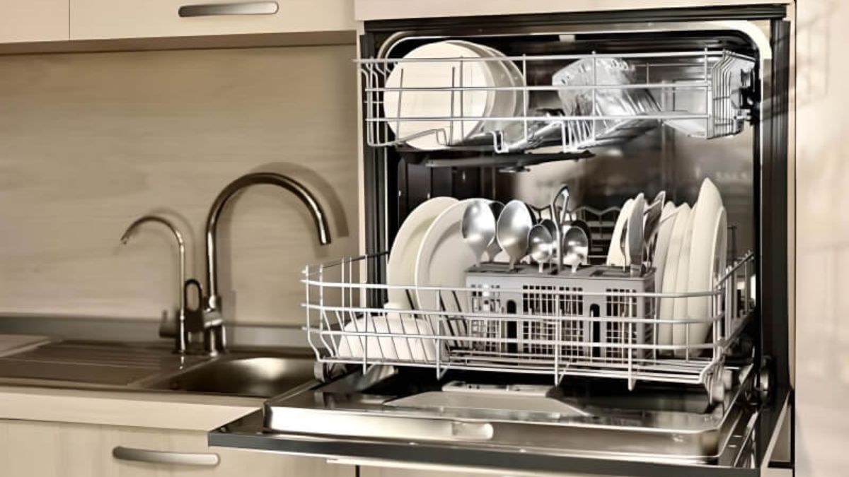 Có nên mua máy rửa chén mini không?