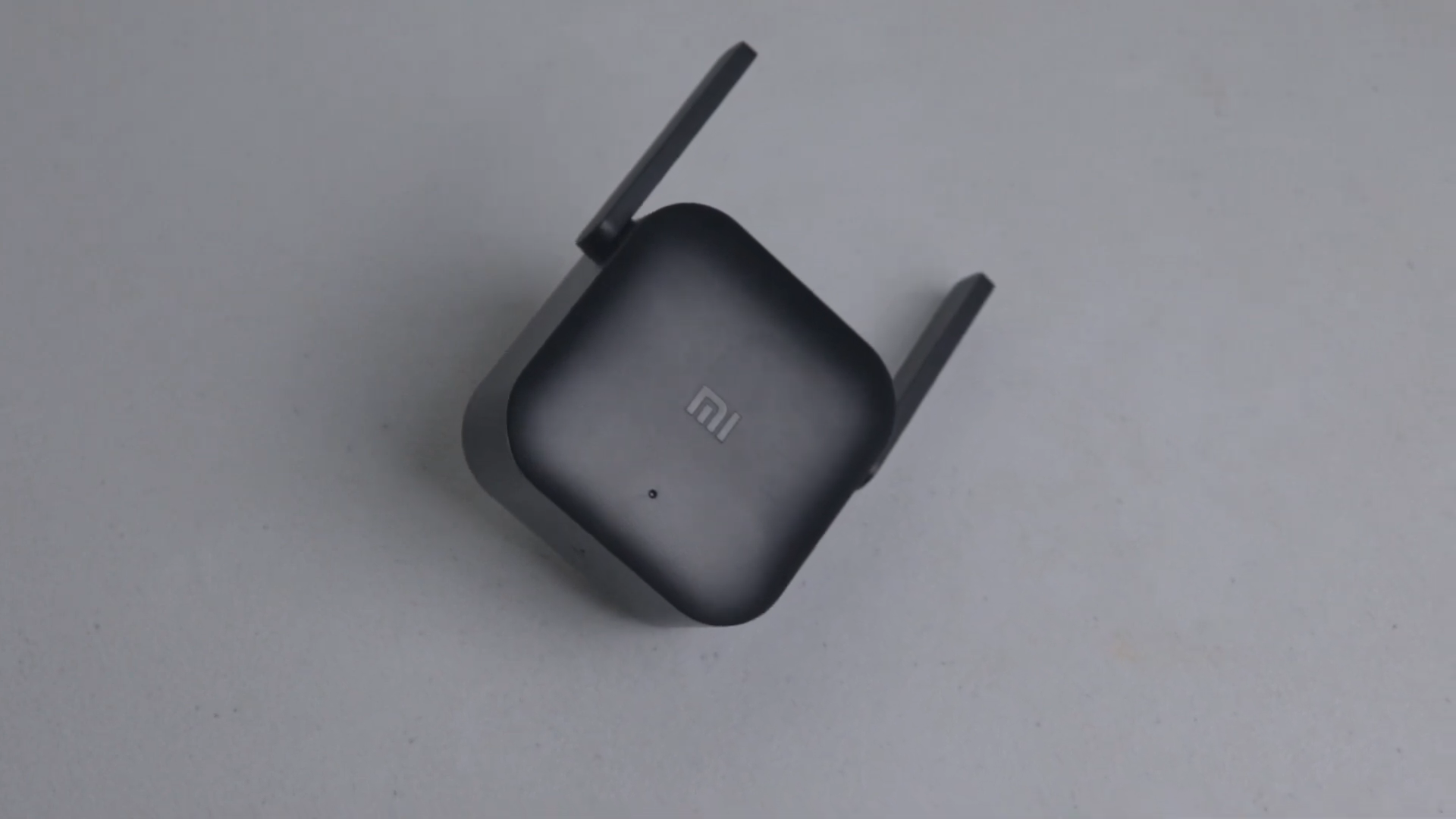 Mi Range Extender Pro có thiết kế nhỏ gọn