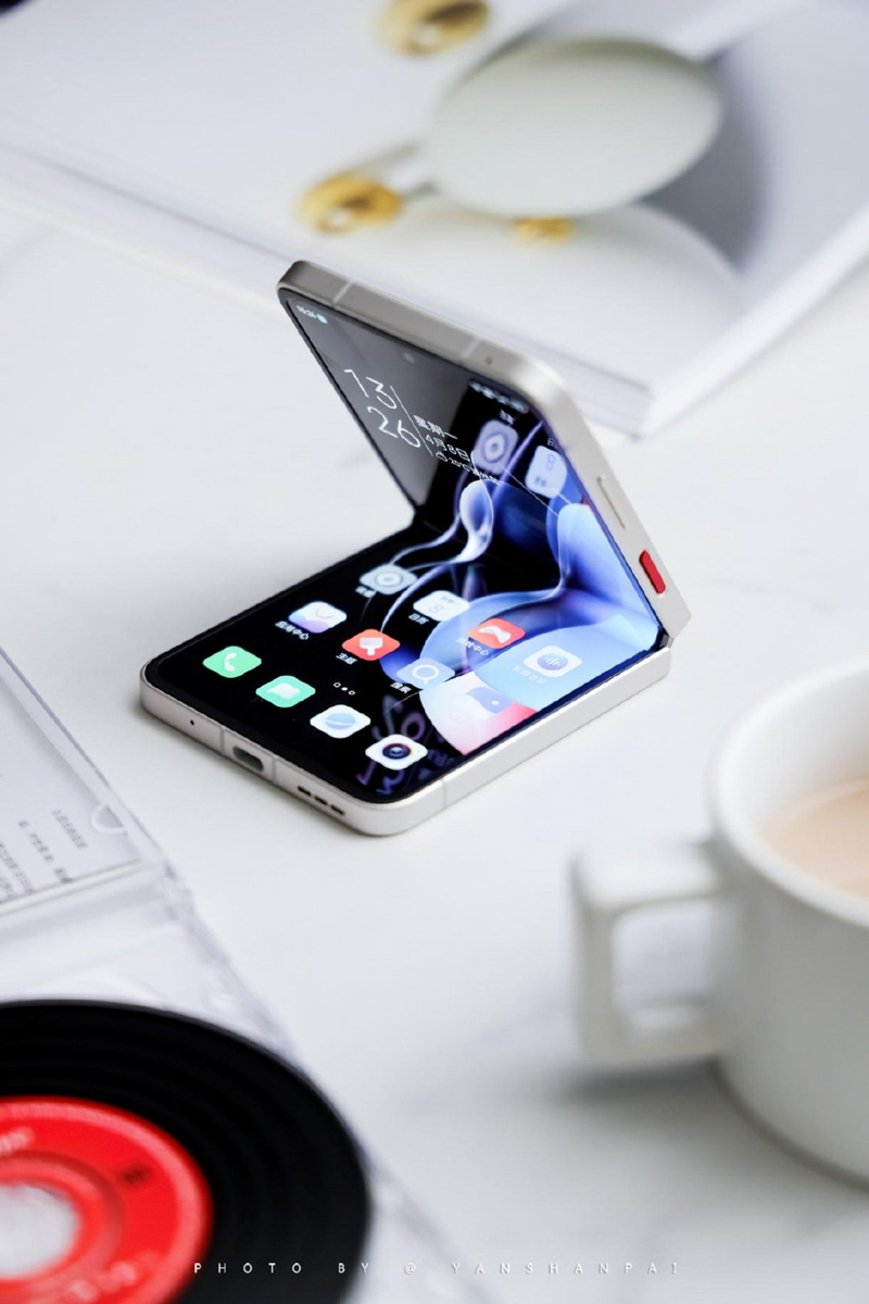 Thiết kế đẹp mắt của Nubia Fliip