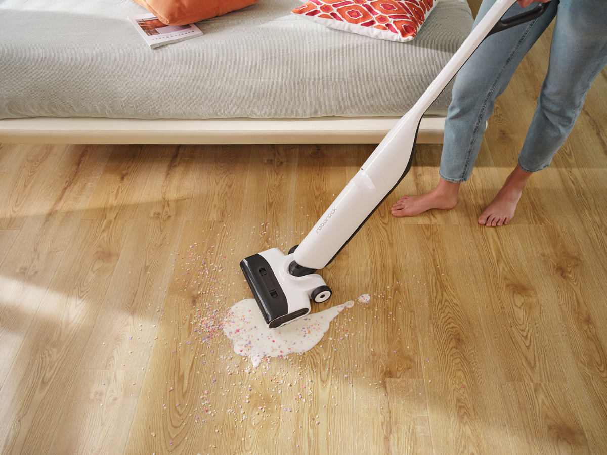 Máy hút bụi lau dọn Flexi có thể dọn sạch mọi loại chất bẩn