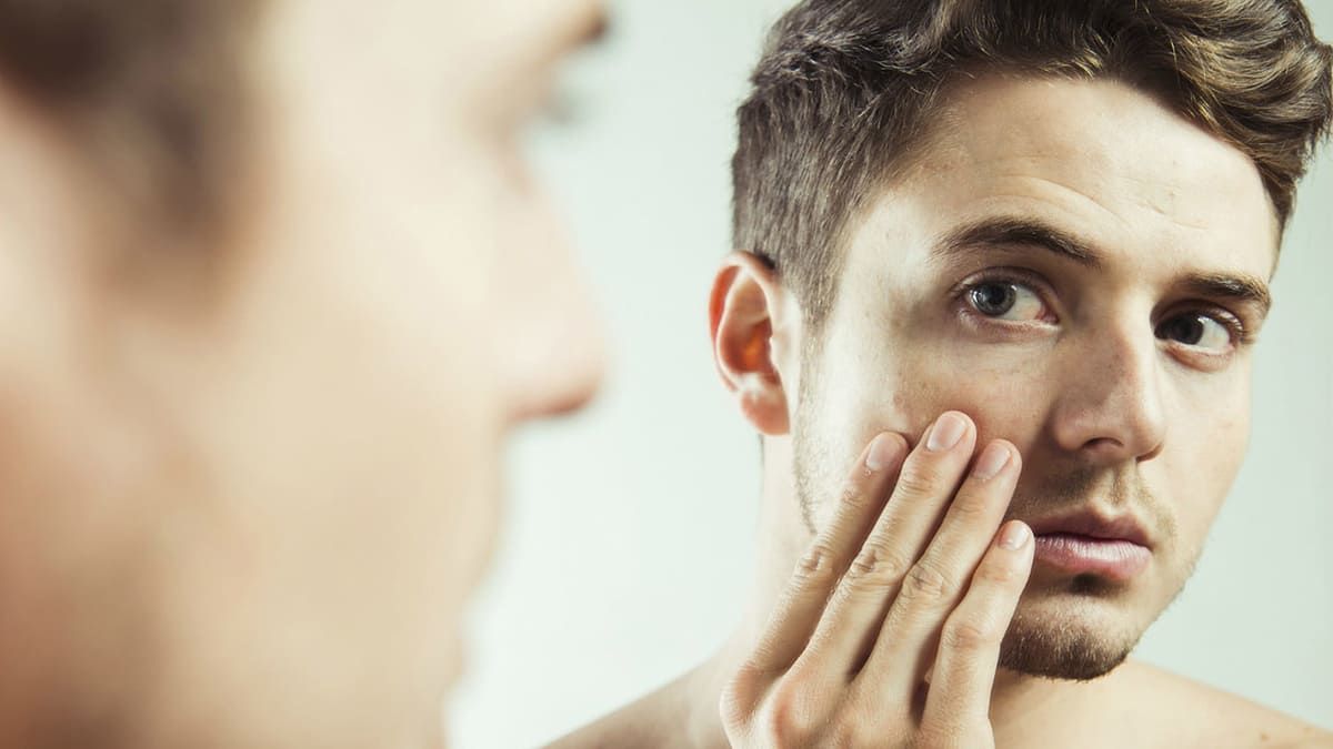 Câu hỏi về nhổ râu có sao không